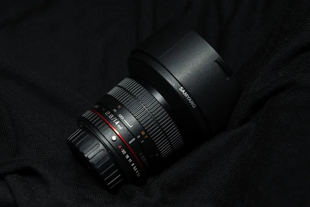 lens, slr, camera, wipes, product photos. Replacing vague praise with observable product details